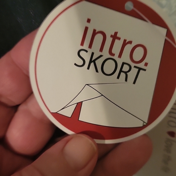 New ladies Intro Love the fit  dark denim skort. Size 2P. - Picture 5 of 7